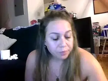 Stripchat Sex Cam of thedevinemama