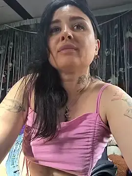 Stripchat Nude Webcam of KikiXRed