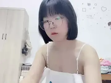 Stripchat Free Porn Cam of Belle-LL
