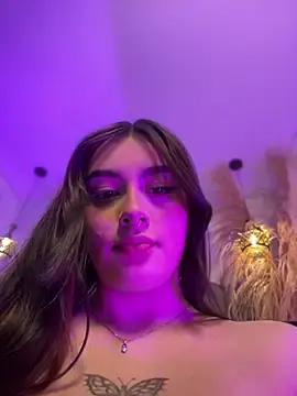 Stripchat Live Sex Cam of cute__cherry_