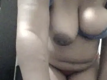 Stripchat Sex Cam of Glenorecornomaza