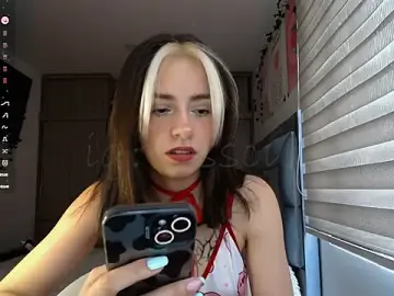 Stripchat Live Sex Cam of Princessross