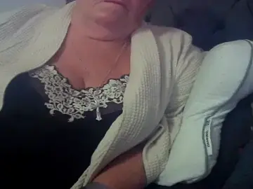 Stripchat Free Porn Cam of Playful_MILF_Demi