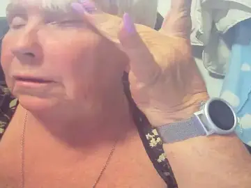 Stripchat Sex Chat of Playful_MILF_Demi