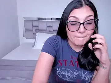 Stripchat Adult Webcam of Camilaa_bueno