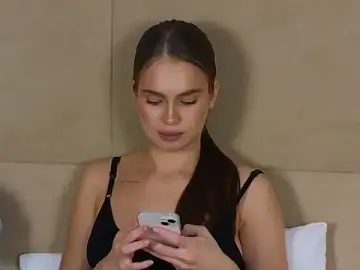 Stripchat Live Sex Cam of MishaVox