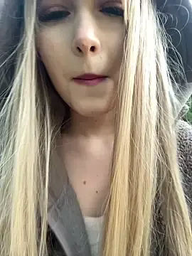 Stripchat Free Porn Cam of MarlboroWeb