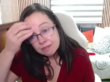 Stripchat Free Porn Cam of Sonialorens_
