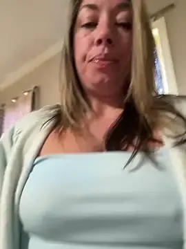 Stripchat Best Webcam of MiraKisss