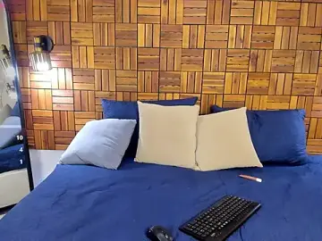 Stripchat Free Porn Cam of madydoll_