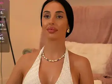 Stripchat Best Webcam of KairaAndrews