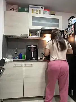 Stripchat Nude Webcam of Pretty__Milf