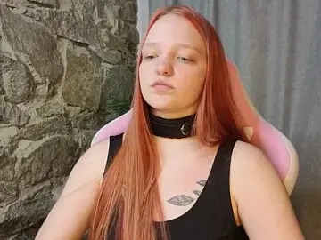 Stripchat Live Sex Cam of Candy_Lirr