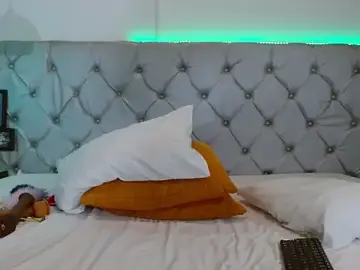 Stripchat Best live sex cam show of AvenLyric