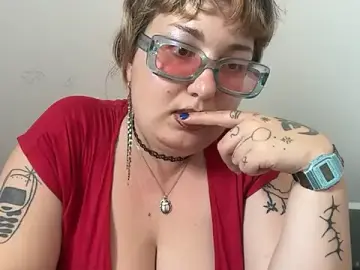 Stripchat Free Porn Cam of mysteradecadent