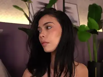Stripchat Free Porn Cam of ElleDiane