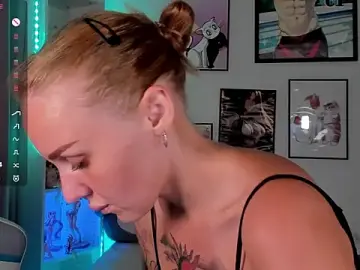 Stripchat Best live sex cam show of LianaFord