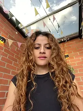Stripchat Free Live Porn of alana15