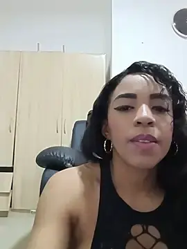 Stripchat Watch Live Sex Cams of Issa_Km_