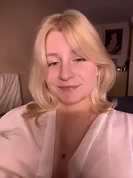 Stripchat Free Live Porn of Flora_LifeSecret