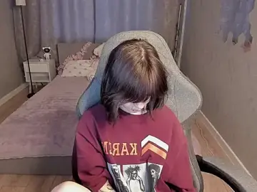 Stripchat Live Sex Cam of Loly_Cuttie