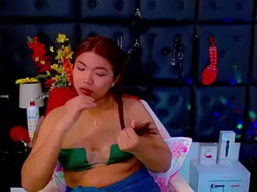 Stripchat Free Live Porn of Cloelombard