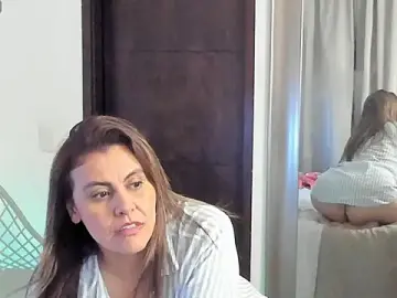Stripchat Free Porn Cam of V_monse