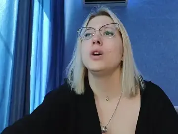 Stripchat Live Sex Cam of HotBrandyX