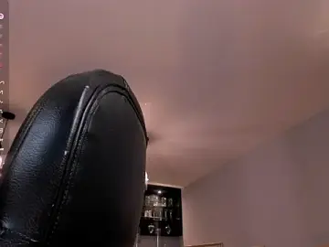 Stripchat Live Porn of RoxanneHill_