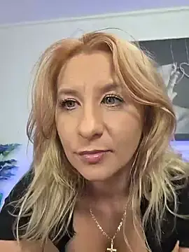 Stripchat Sex Cam of KaylinJan
