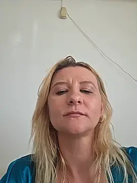 Stripchat Sex Cam of KaylinJan
