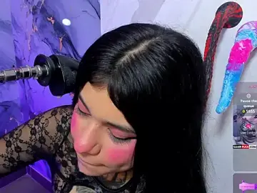 Stripchat Sex Cam of Emily_Evo