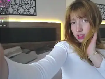 Stripchat Free Porn Cam of adhara_valkiria