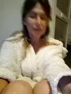 Stripchat Live Sex Cam of CelynaRoss