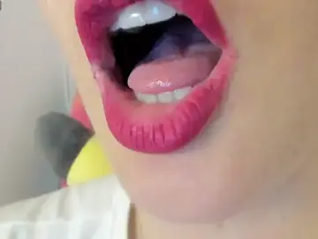 Stripchat Live Sex Cam of queen_fetish