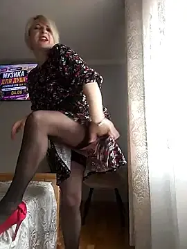 Stripchat Free Porn Cam of AhlyssaLove1155