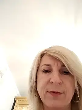 Stripchat Free Live Porn of AhlyssaLove1155