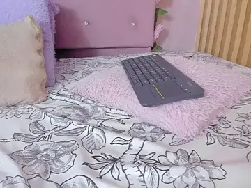 Stripchat Sex Cam of lovely__kiss__