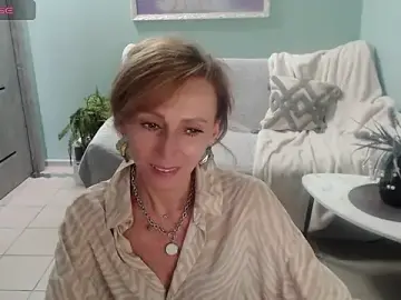 Stripchat Sex Chat of HornyMilf_777