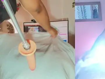 Stripchat Free Porn Cam of Briana_Swett