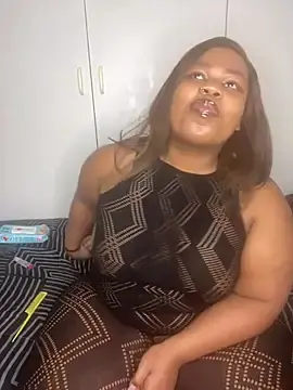 Stripchat Live Sex Cam of Cuddle_Bear