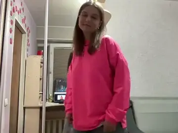 Stripchat Free Porn Cam of HwaTrippel