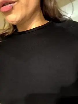 Stripchat Sex Cam of SamyJones9
