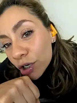 Stripchat Watch Live Sex Cams of SamyJones9