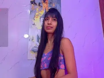 Stripchat Free Porn Cam of littlee_emilyy_