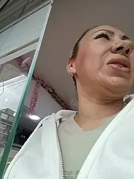 Stripchat Sex Cam of coral_smitth