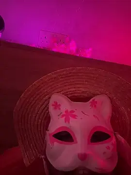 Stripchat Free Live Porn of rouge_theebat