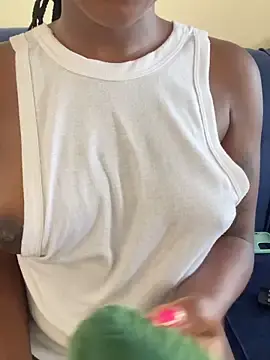Stripchat Free Live Porn of KittyKissess