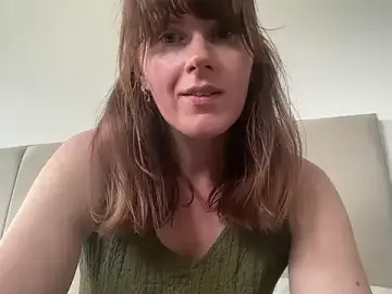 Stripchat Adult Webcam of redheadrosie69