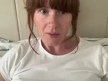 Stripchat Free Porn Cam of redheadrosie69